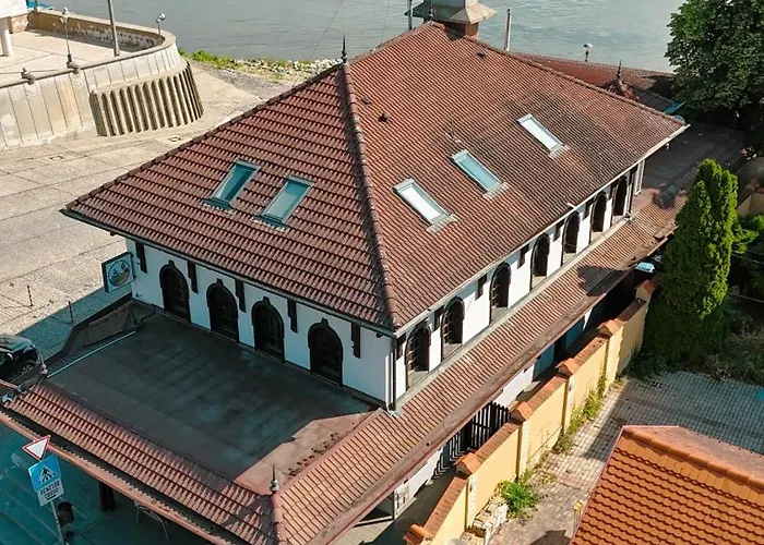 Bed & Breakfast Révkapu Panzió 3*