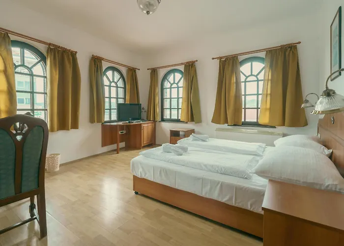 Révkapu Panzió Bed & Breakfast